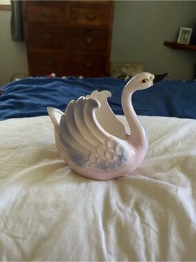 Pink Ceramic Swan Decorative Planter